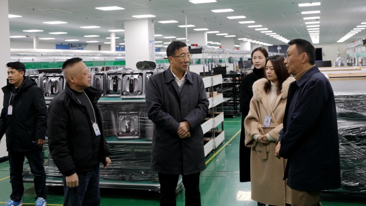 自贸区郴州片区、高新区党工委书记王卫东一行莅临炬神电子调研